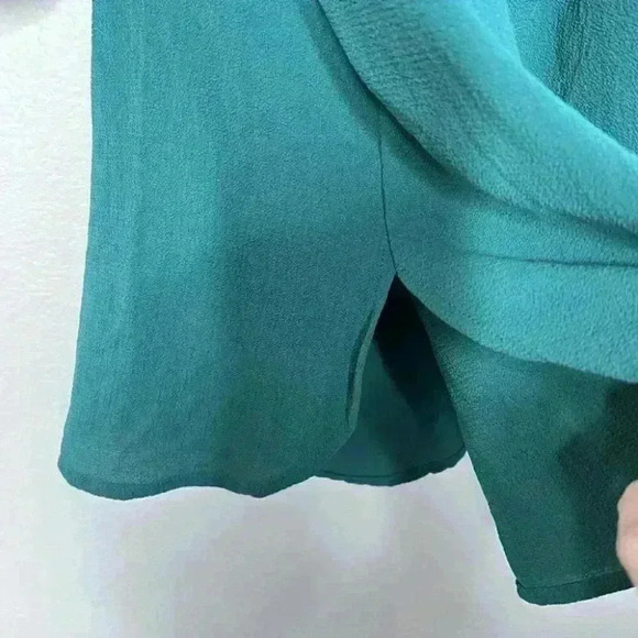 Womens Emerald Green Puff Sleeve Button Back Blouse Small Gold Buttons - Picture 5 of 7